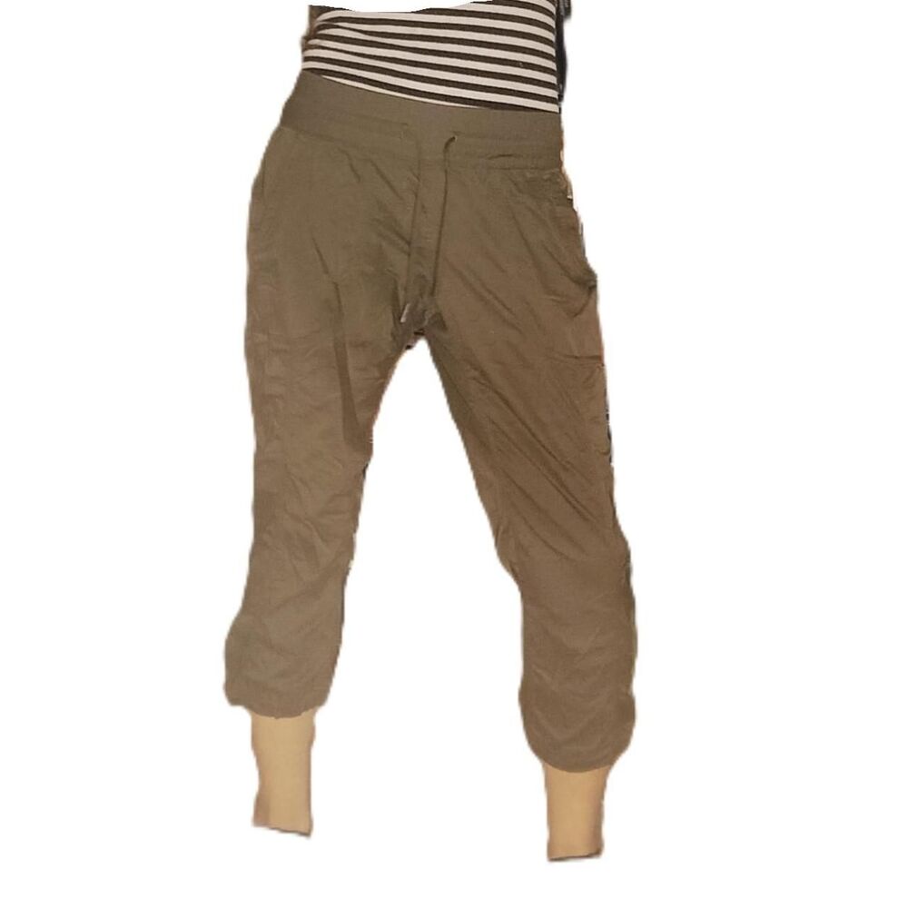 The North Face Olive Green Casual Capris Size M | Drawstring & Pockets